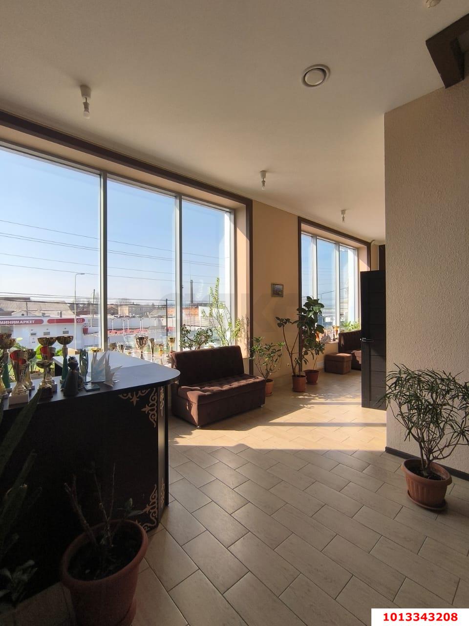 Фото №12: Коммерция 1104 м² - Майкоп, ул. Кубанская, 300