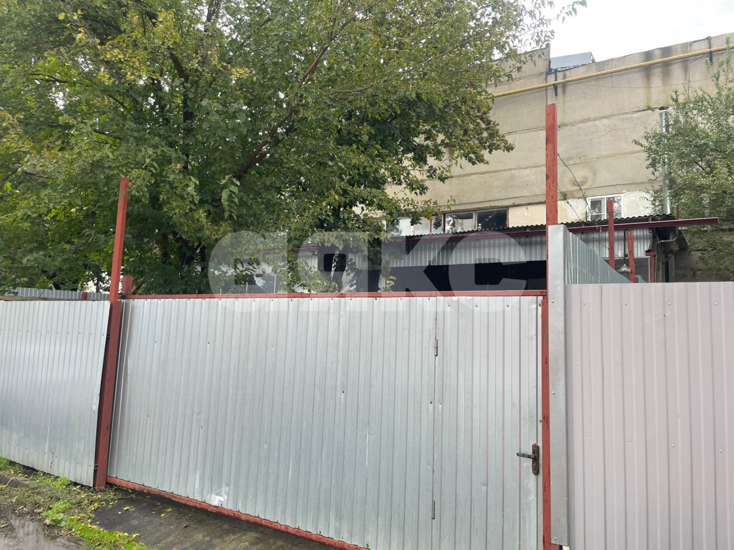 Фото №2: Коммерция 200 м² - Майкоп, ул. Юннатов, 9С