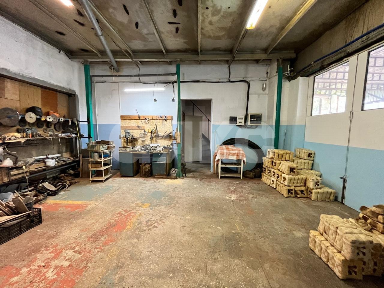 Фото №1: Коммерция 200 м² - Майкоп, ул. Юннатов, 9С