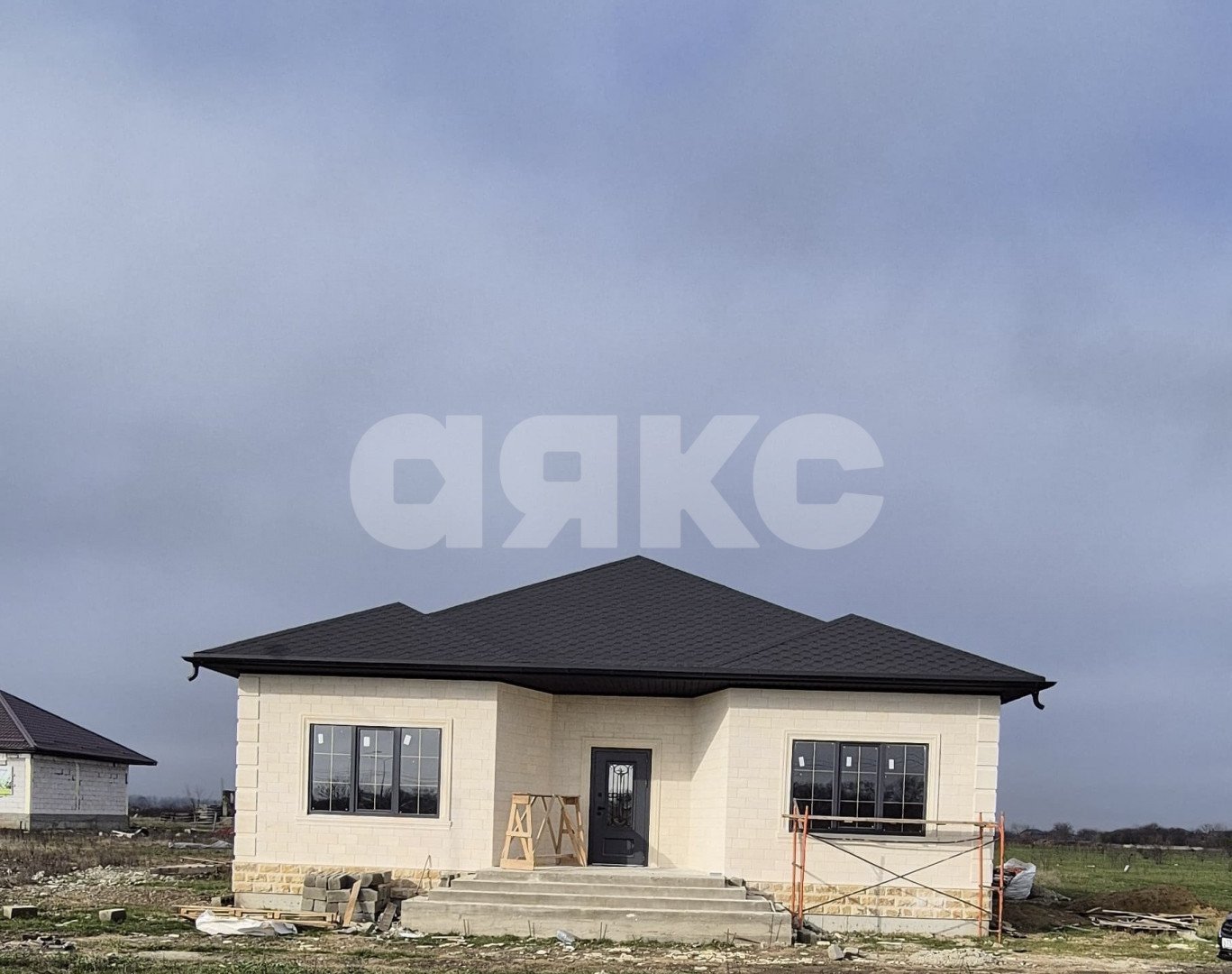 Фото №2: Дом 163 м² + 6.2 сот. - Майкоп, р. Аэродрома, ул. Казбека Шаззо