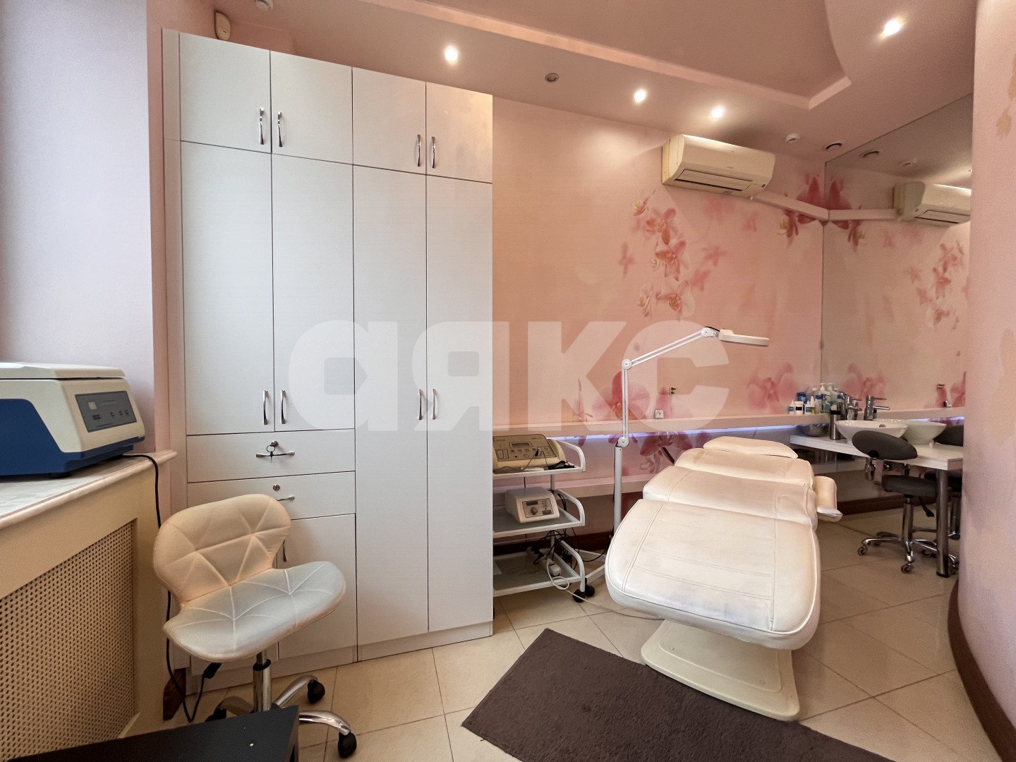 Фото №14: Коммерция 83 м² - Майкоп, мкр. Центр, ул. Краснооктябрьская, 32