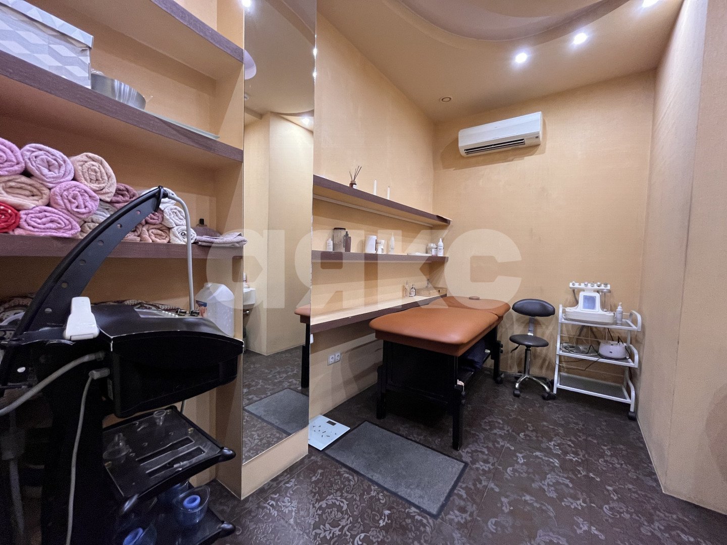 Фото №9: Коммерция 83 м² - Майкоп, мкр. Центр, ул. Краснооктябрьская, 32