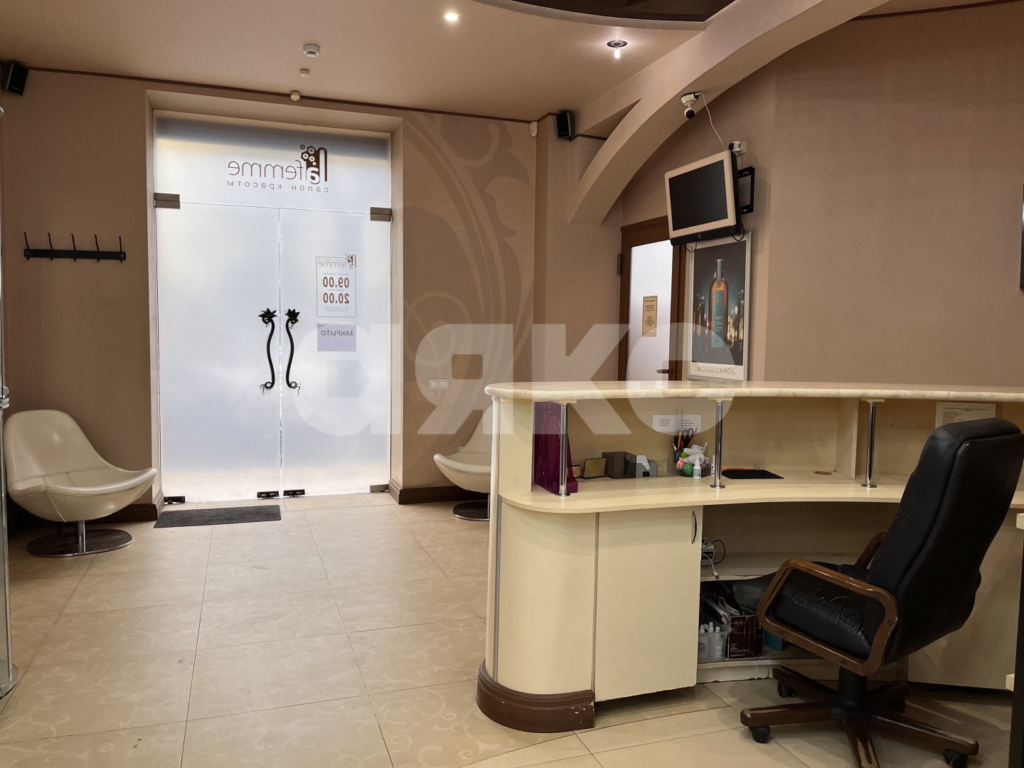 Фото №8: Коммерция 83 м² - Майкоп, мкр. Центр, ул. Краснооктябрьская, 32