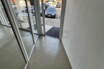 Фото №3: Коммерция 271 м² - Майкоп, мкр. Центр, ул. Крестьянская, 209