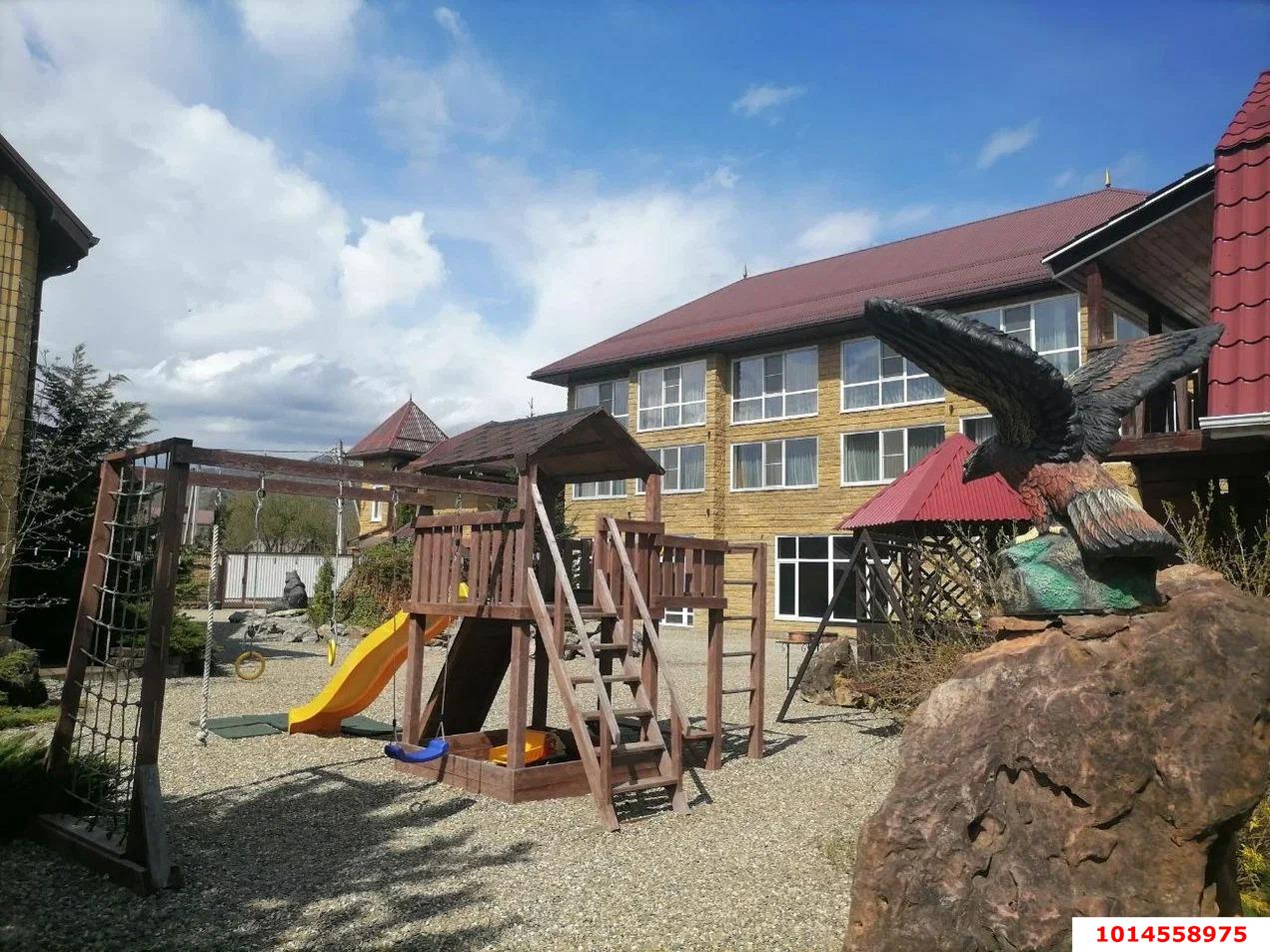 Фото №1: Дом 659 м² + 10.07 сот. - Даховская, ул. Прохладная, 19