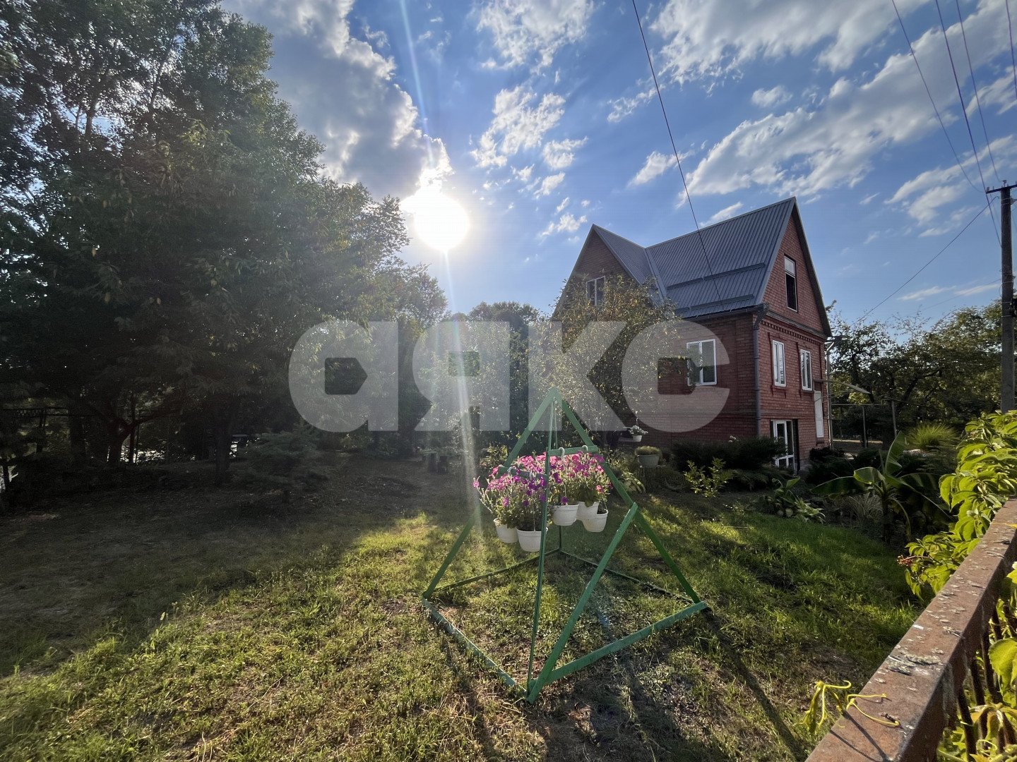 Фото №2: Дом 168 м² + 6.65 сот. - Майкоп, п. дачный  Родник