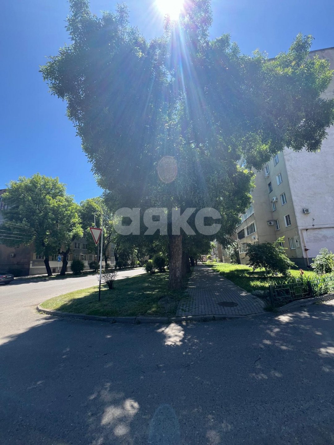 Фото №12: 3-комнатная квартира 76 м² - Майкоп, мкр. Центр, ул. Ленина, 23