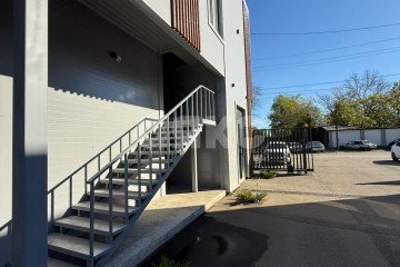 Фото №2: Коммерция 170 м² - Майкоп, мкр. Дружба, ул. Кубанская, 243А/1