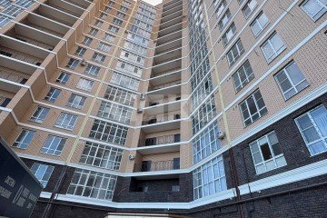 Фото №1: 3-комнатная квартира 105 м² - Майкоп, мкр. Старый город, ул. Пирогова, 4