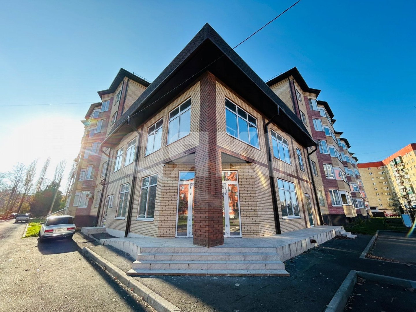 Фото №1: Коммерция 300 м² - Майкоп, мкр. квартал Черёмушки, ул. Димитрова, 23