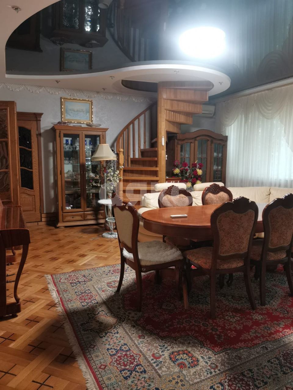 Фото №6: Дом 272 м² + 6 сот. - Майкоп, мкр. Центр, ул. площадь Ленина