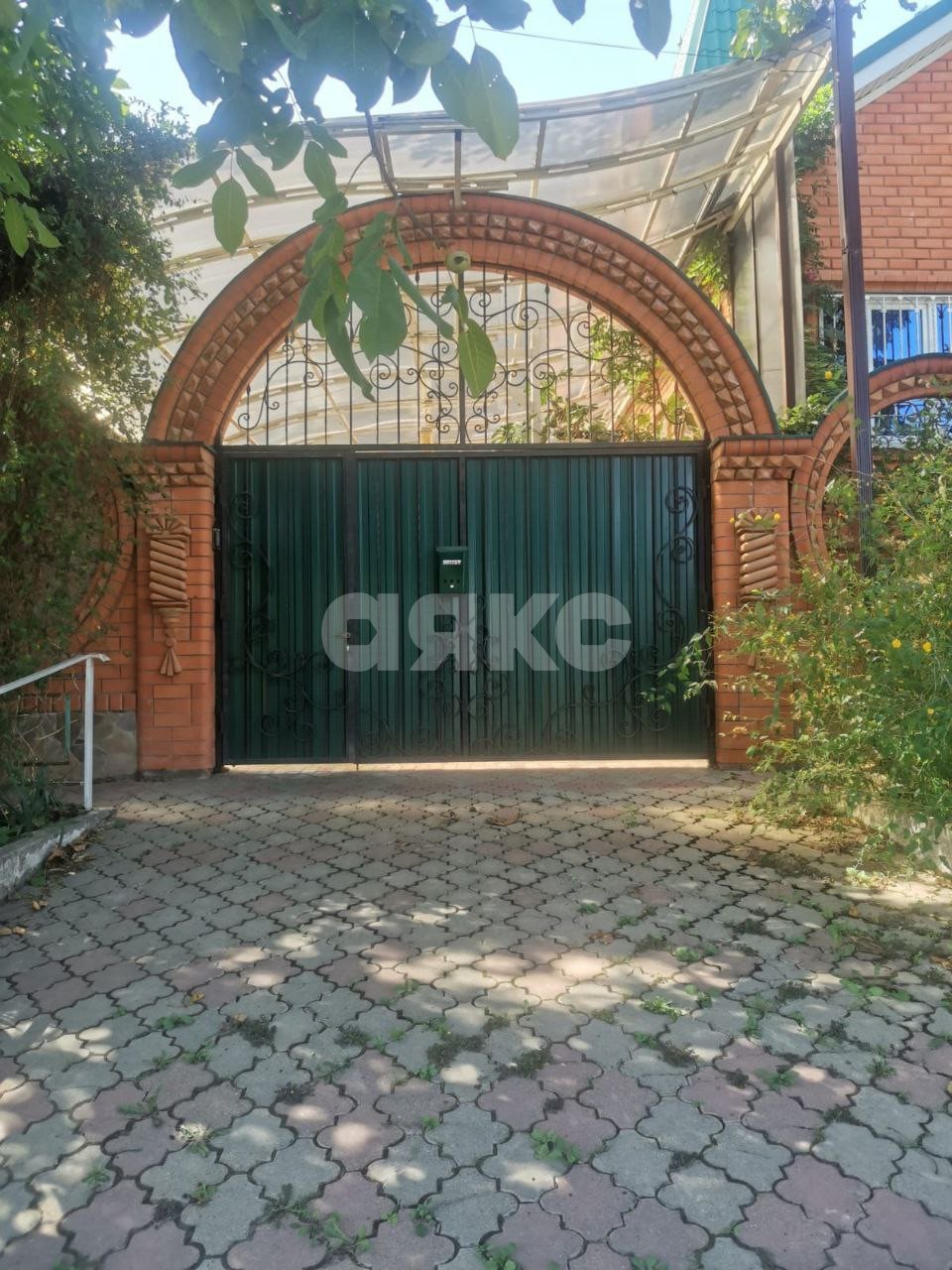 Фото №4: Дом 272 м² + 6 сот. - Майкоп, мкр. Центр, ул. площадь Ленина