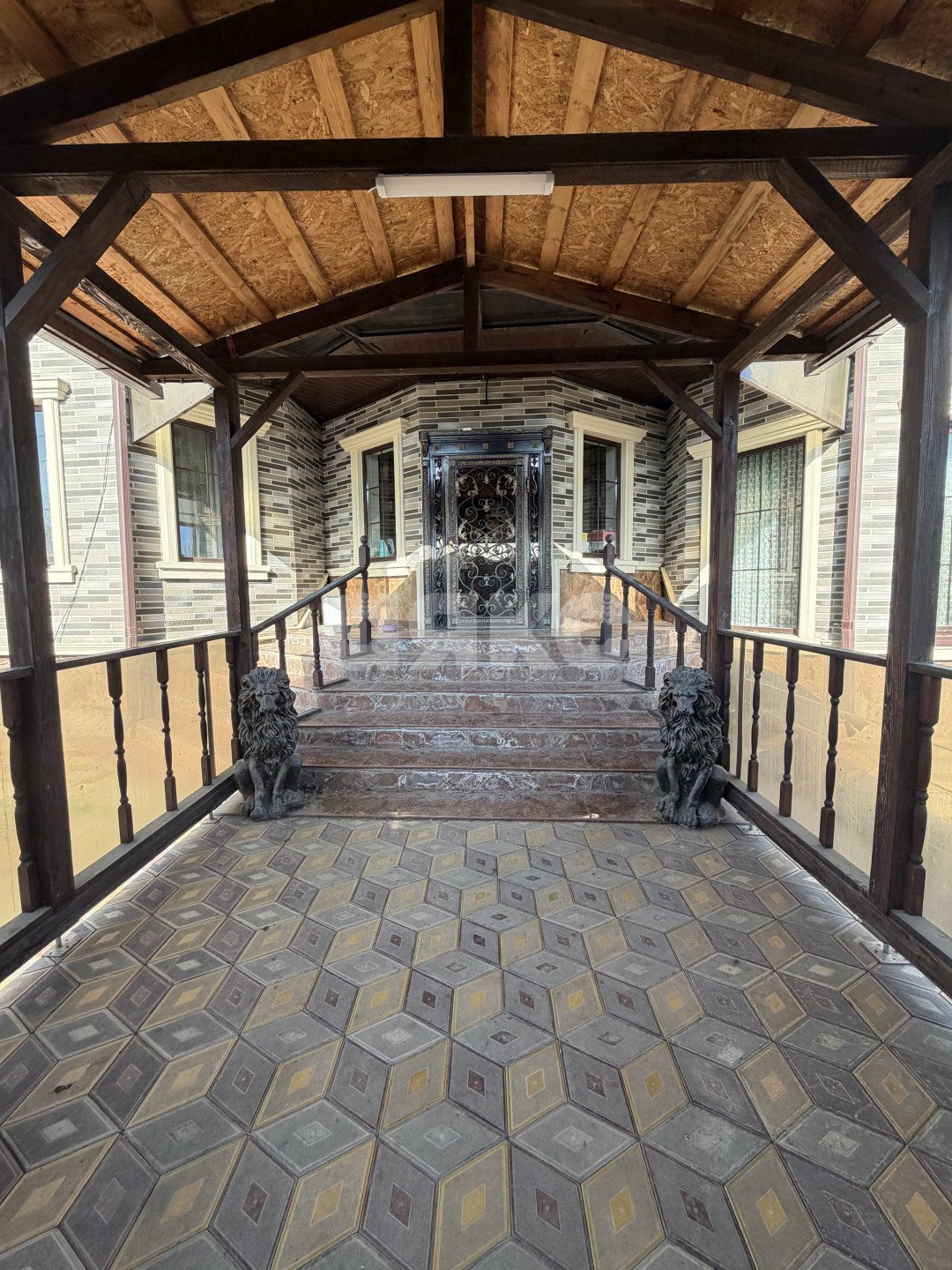 Фото №5: Дом 231 м² + 14 сот. - Западный, ул. Героев Отечества, 3